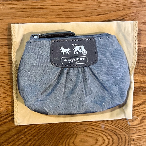 Coach Signature C Print Light Gray Coin Purse with Keyring and Storage Pouch - Picture 10 of 16